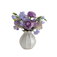 Load image into Gallery viewer, Petal Design Vase
