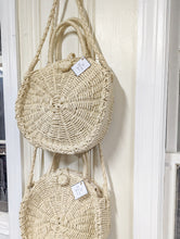 Load image into Gallery viewer, Rattan Rounded Purse
