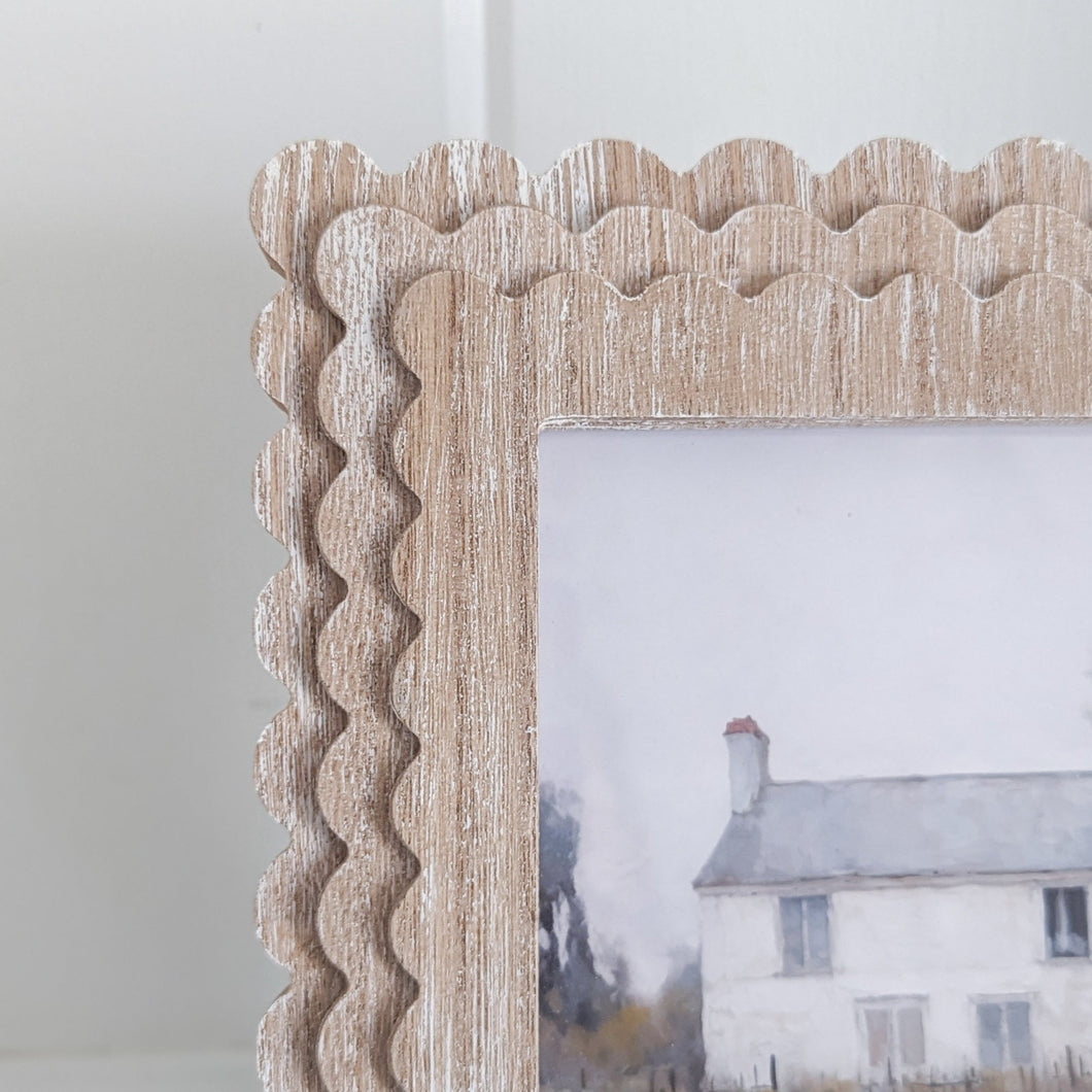 Natural Wood Scalloped Picture Frame