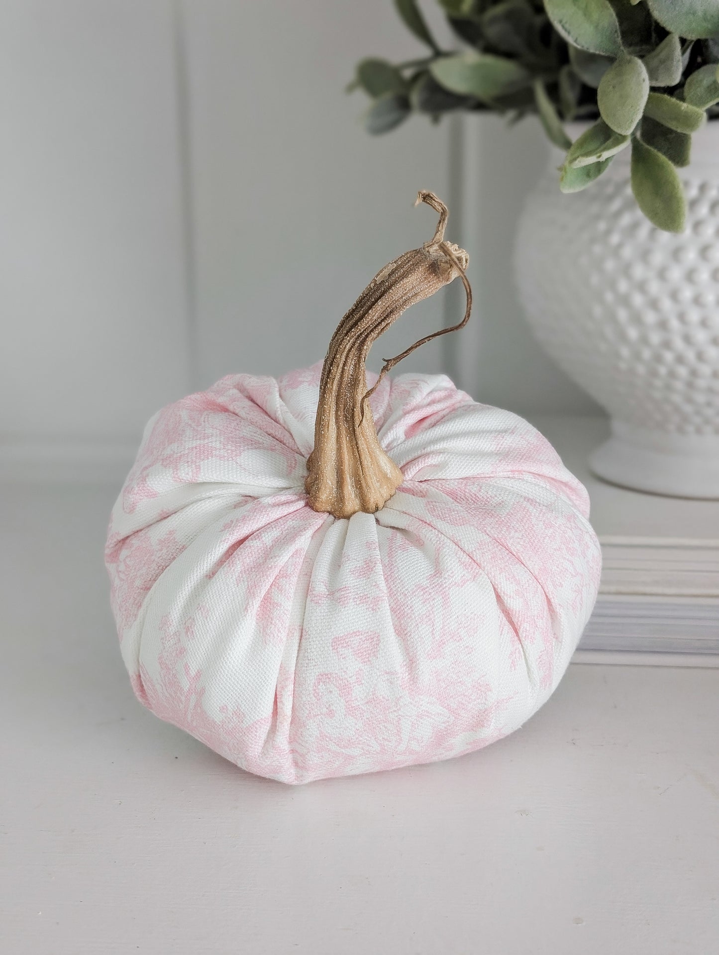 Toile Pink & White Pumpkin